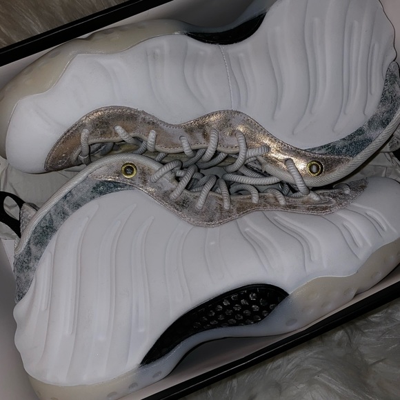 summit white foamposites